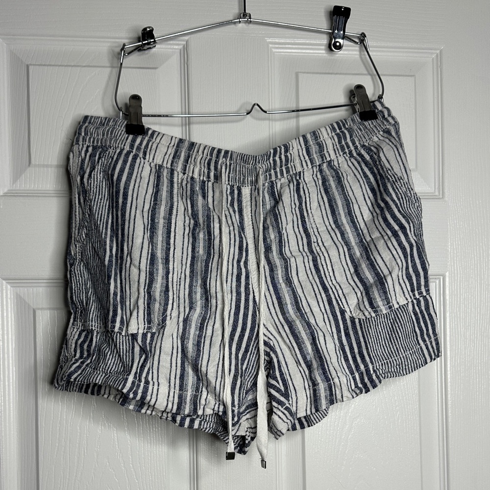 Time and Tru Navy and White High Waist Shorts
